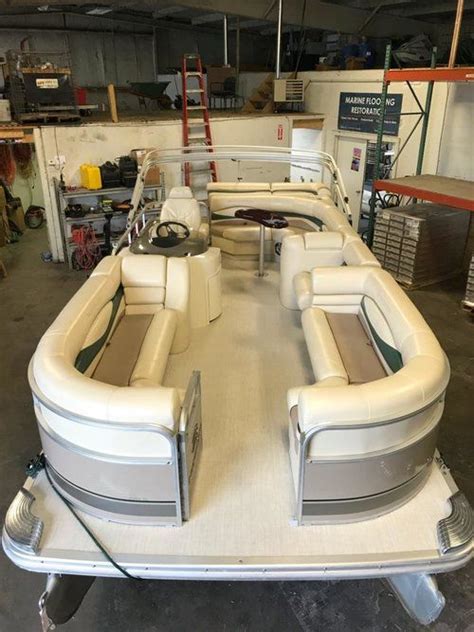 Pontoon Boat Restoration Photos | Seelye Custom Marine & Restoration ...