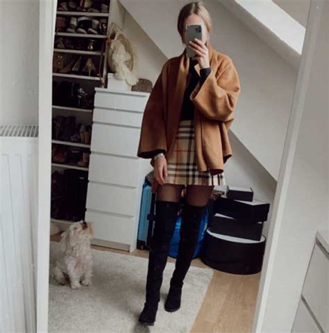 9 Hot Sexy Kimm Laurine Bikini Pics