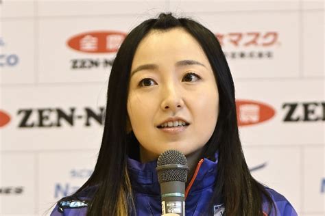 【カーリング】ロコ・ソラーレ初黒星 藤沢五月まさかの転倒にチームメート大爆笑「厄年全開で」 東スポweb