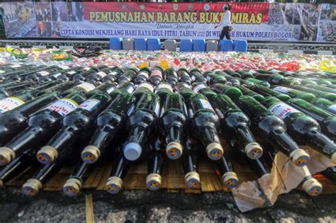 Nggak Kapok Kapok Polresta Bogor Temukan Ratusan Botol Miras Dijual Di