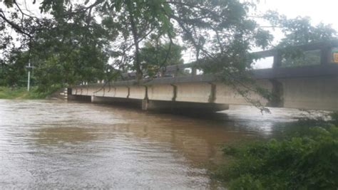 Crecida del río Aguán deja incomunicados municipios de Colón