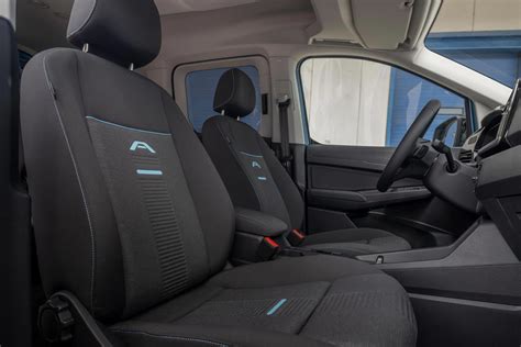 Yeni Kasa Ford Tourneo Connect Ecoblue Ps Teknik Zellikleri