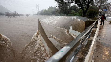 Nearly 122,000 without power in California as storm brings rain, heavy ...