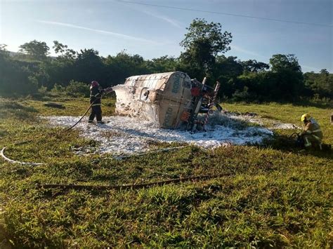 Carreta Tanque Carregada Mil Litros De Combust Veis Capota Na