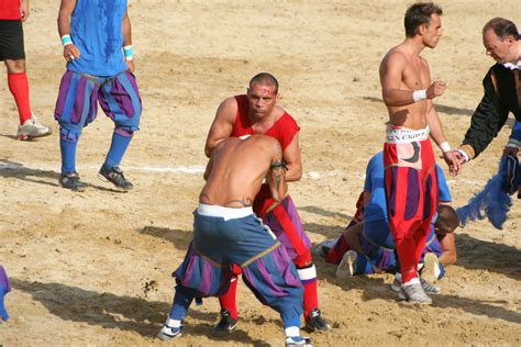 Calcio Storico - The world's most violent sport - Pledge Sports