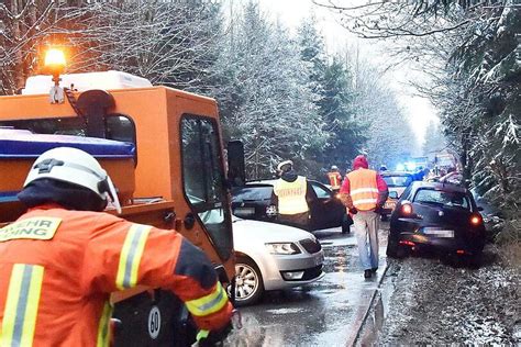 Unfall Bei Zorneding Massen Crash Mit Zehn Fahrzeugen Abendzeitung