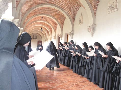 La increíble vida de las monjas del convento de clausura que son furor