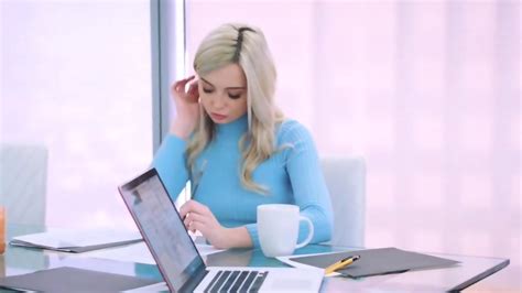 She Finally Has A Reason To Be Gaped At Work For Cash Orgasm Anal Massage