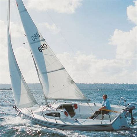 Day Sailer 22 Capri Catalina Yachts Racing 1 Cabin 4 Berth