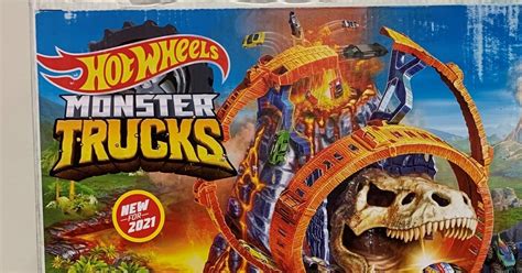 Hot Wheels Monster Trucks TREX Volcano Arena Package Bertb