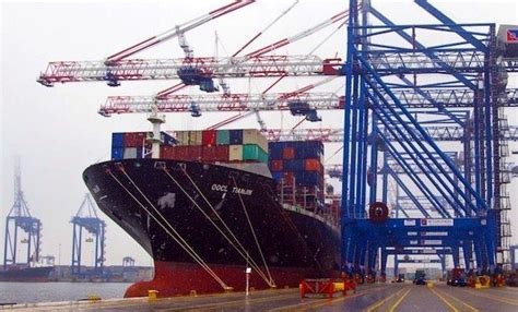 Global Ship Lease To Acquire Four Post Panamax Containerships On Multi