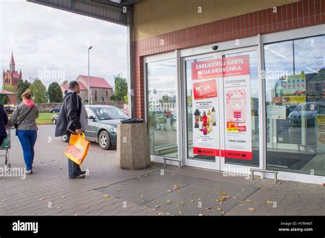 Einkaufszentrum biedronka Fotos und Bildmaterial in hoher Auflösung