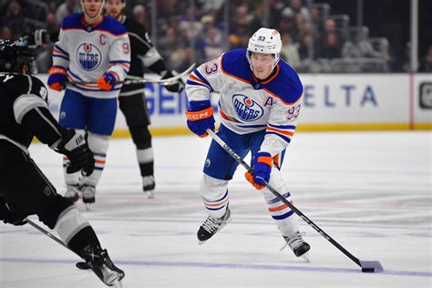 Connor McDavid, Oilers earn shootout win over Kings - The Rink Live ...