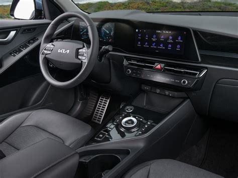 2025 Kia Niro: 32 Interior Photos | U.S. News