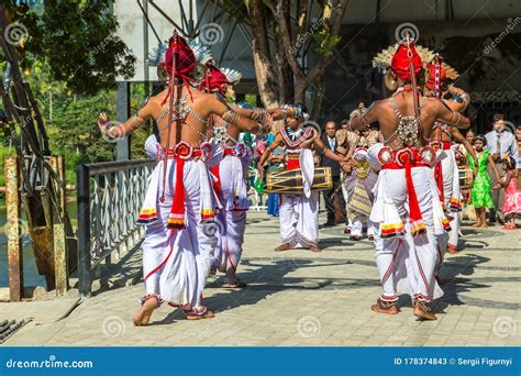 Traditional Wedding in Sri Lanka Editorial Stock Photo - Image of ...