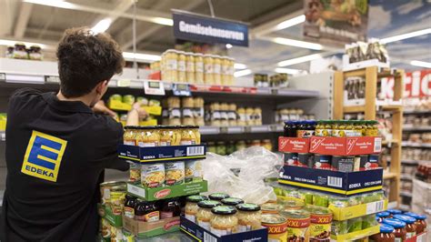 Öffnungszeiten im Supermarkt an Neujahr Das gilt bei Aldi Lidl Edeka