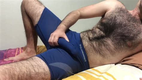 Peito Peludo Homem Protuberância Pau E Bola Massagem Slip Boxer