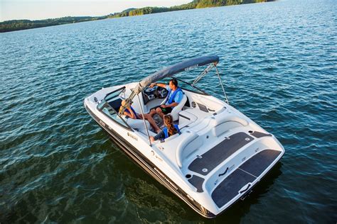 Yamaha AR192 and SX192 Jet Boats: Sporty and Supercharged - boats.com