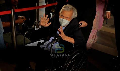 Tun Daim Hilang Mata Sebelah SelayangPandang Net