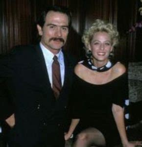 Tommy Lee Jones with former wife Katherine Kate Lardner | Celebrities InfoSeeMedia