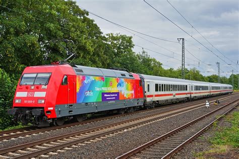 Railbow 101 066 9 durchfährt mit einem IC am 17 06 2024