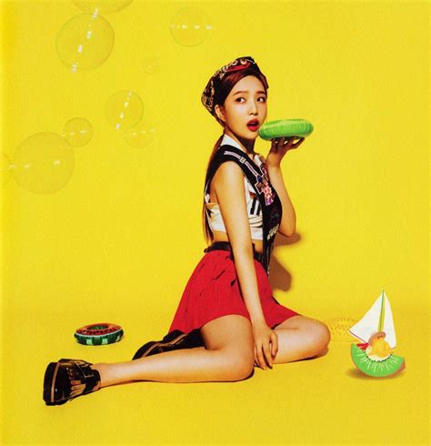 슬금슬금 Sgsgom On X Red Velvet Photoshoot Red Velvet Red Velvet Joy