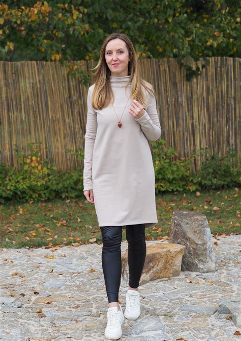 Šaty dámské béžové Mikina šaty s volným stojáčkem Nude Bílá káva od MELONI Fler cz