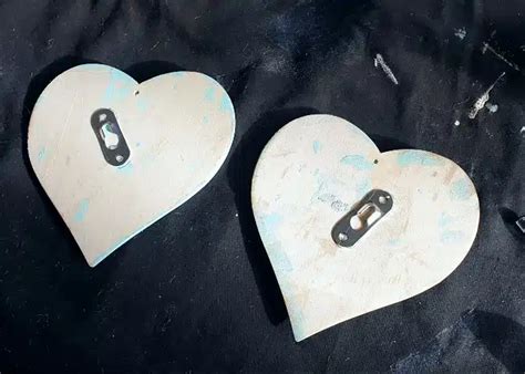 Rustic Wooden Valentine’s Day Decor Tutorial- An Easy DIY For The Minimalist Romantic