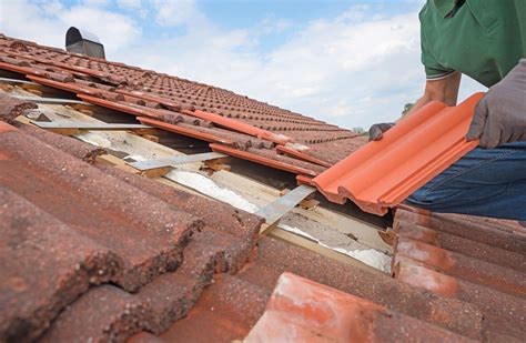 5 Common Signs Of Roof Damage S J Roofing Bath