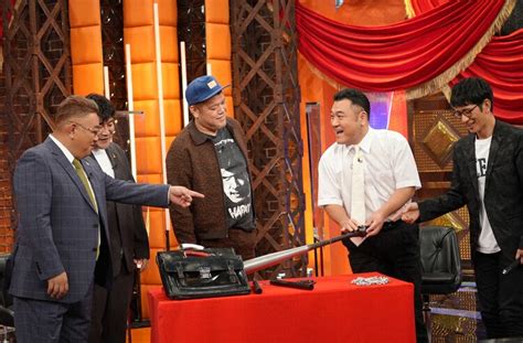 左から、サンドウィッチマン、野性爆弾くっきー！、アンタッチャブル。cテレビ朝日 アンタ柴田熱望企画「ビー・バップ・ハイスクールsp