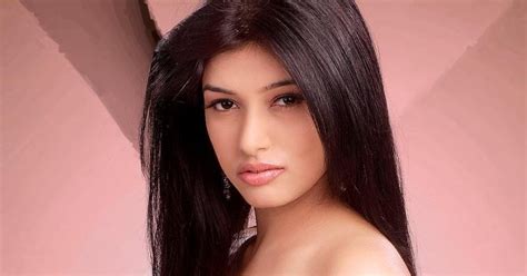 DIVYA BHANDARI Tamil Spicy Actress In Red Portrait Photo Shoots Gallery Actress Models Hot