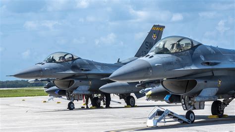 F 16 para la Fuerza Aérea Argentina la comitiva técnica ya se