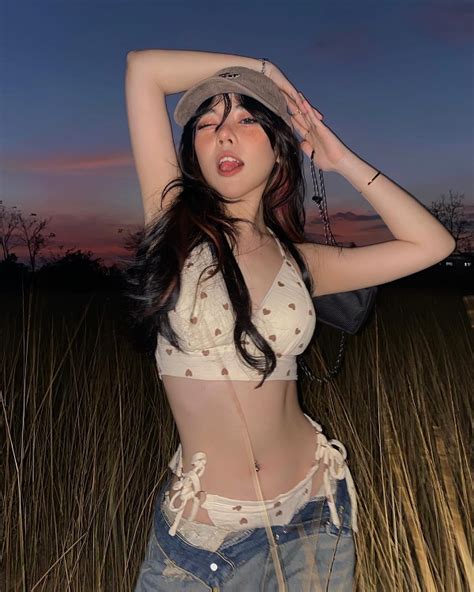 89 Ảnh tiktoker Bảo Khuyên bikini táo bạo body quyến rũ