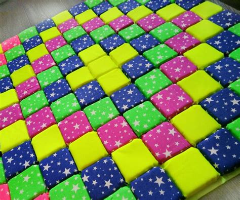 Яркий напольный коврик для малыша | Quilts, Blanket
