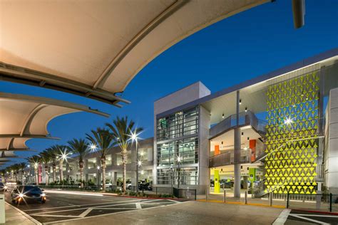 San Diego International Airport, Terminal 2 Parking Plaza | Gensler