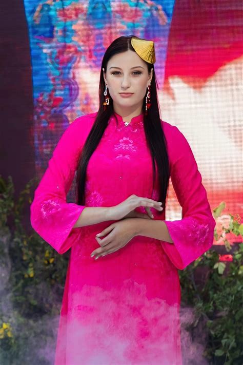 Impressive highlights at the Vietnamese Ao Dai Festival in California