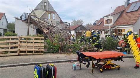 Gro Aufgebot Im Einsatz Haus St Rzt In Memmingen Bei Umbauarbeiten Ein