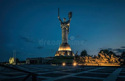 Statue En Acier Mère Patrie L un Des Symboles De Kyivv Photo éditorial