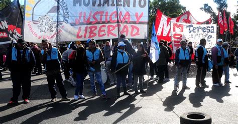 A A Os De Los Asesinatos De Kosteki Y Santill N Cortan Y Marchan En