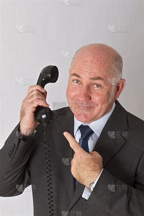 “哈!这家伙一定是疯了”