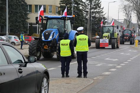 Protest w Elblągu Rolnicy szykują się do wyjazdu FOTO