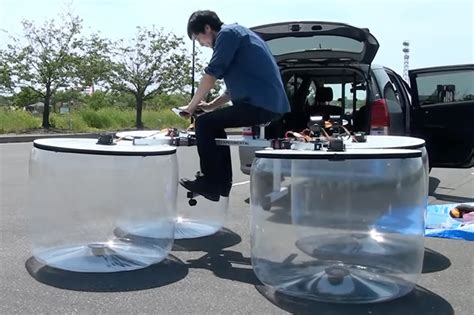 Homemade Hovercraft Uses Large Inflatable Plastic Bags and Leaf Blower - The Flighter