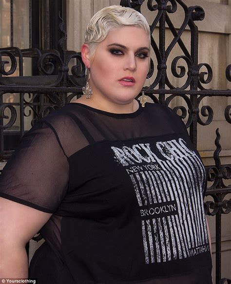 Plus Size Trans Model Gives Gender Fluid Fashion Tips Daily Mail Online