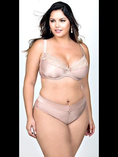 Sexy na medida DEMILLUS lança novas linhas de lingerie plus size