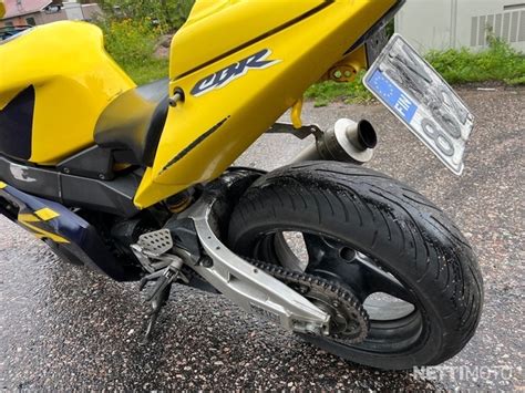 Honda CBR 900 RR Fireblade 950 cm³ 2002 Tuusula Moottoripyörä