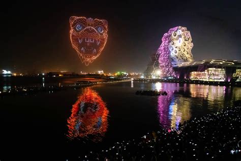 沒有花燈的台灣燈會！1500台無人機、24支機器手臂燈光秀是怎麼做到的？｜天下雜誌