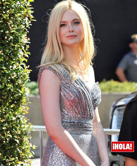 Elle Fanning Pone A Prueba La Pose Que M S Estiliza En Bikini