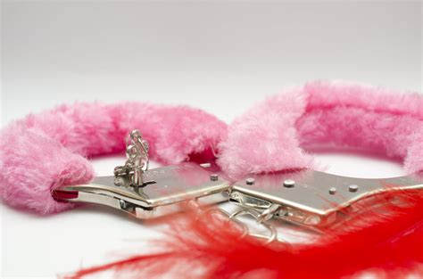 Chá de lingerie aprenda a organizar um lindo barato e divertido Miess