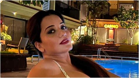 Monalisa Viral Bikini Photos On Th May In Indian Actresses Bikini Photos Telugu