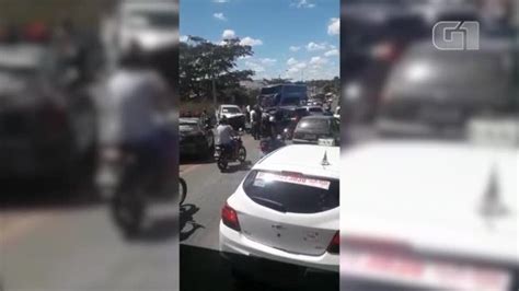 Vídeo Acidente Provoca Engarrafamento Na Zona Sudeste De Teresina